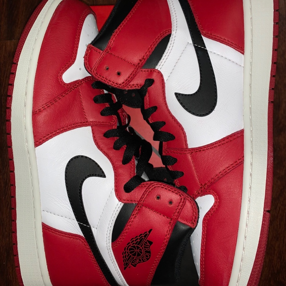 Air Jordan 1 Chicago 2015 lost and found